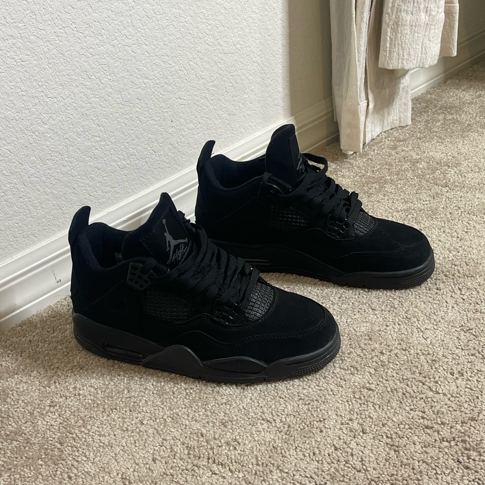 Black cat Jordan’s